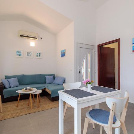 Apartment Tonka *Balcony & Partial Seaview! Veglia Exterior foto