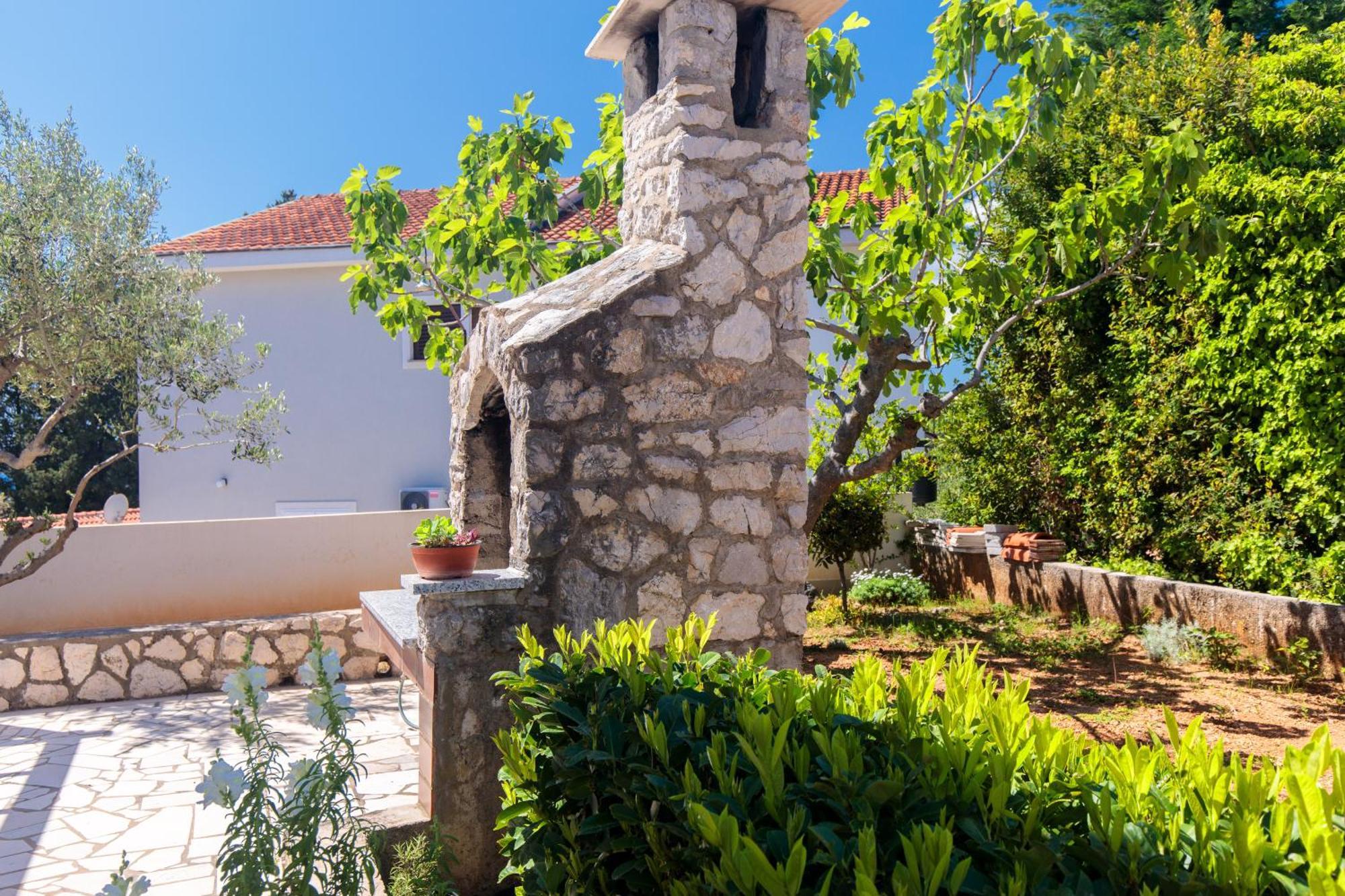 Apartment Tonka *Balcony & Partial Seaview! Veglia Exterior foto